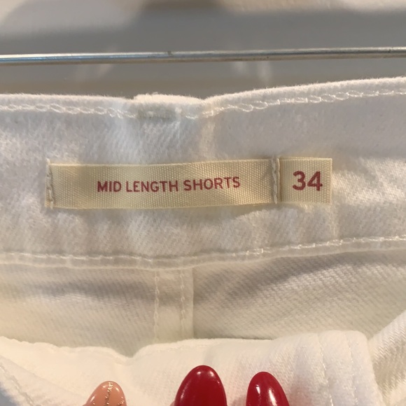 NWT levi mid-length distressed  white shorts - Picture 7 of 7